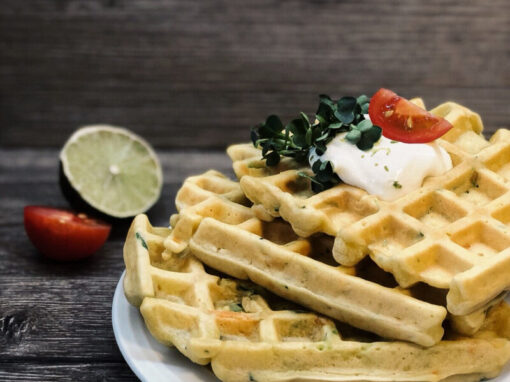 Herzhafte Waffeln mit Karotten und Zucchini