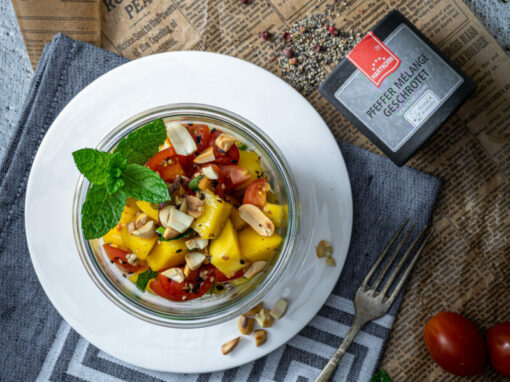 Mango-Erdnusssalat mit Minze