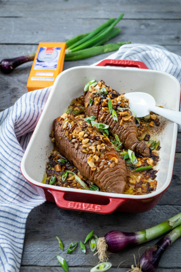Süßkartoffel mit salzigem Erdnuss-Zwiebel-Topping