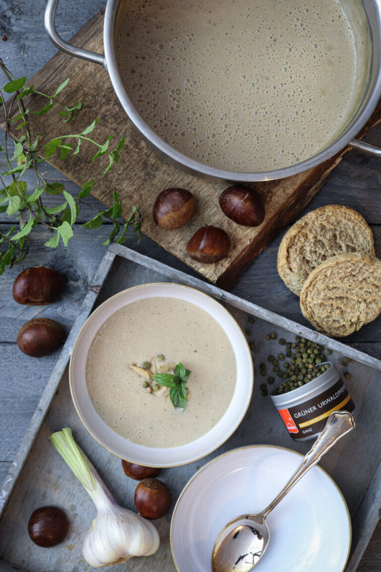 Maronencremesuppe mit Ahornsirup