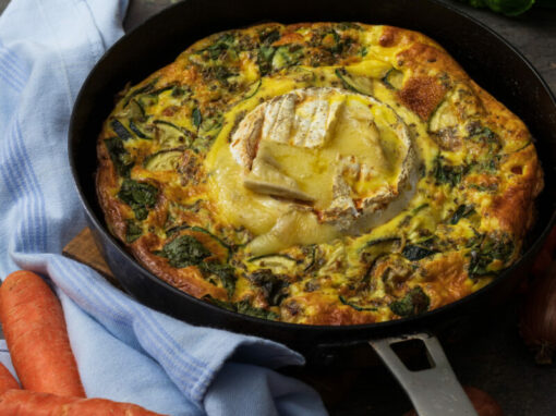 Gemüsefrittata mit Camembert