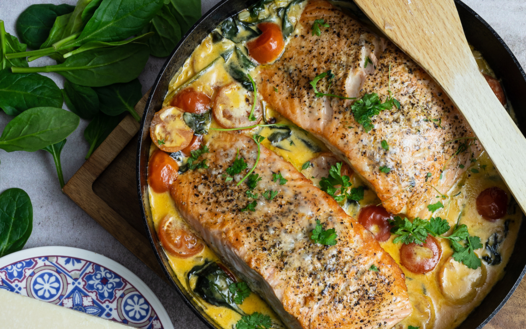 Mediterrane Lachspfanne – einfaches One-Pan-Rezept