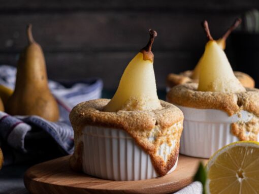 Birnenauflauf mit Mandeln – leichtes Dessert aus dem Ofen