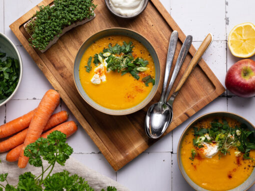 Leichte Karottensuppe mit Apfel – einfaches Rezept mit Curry