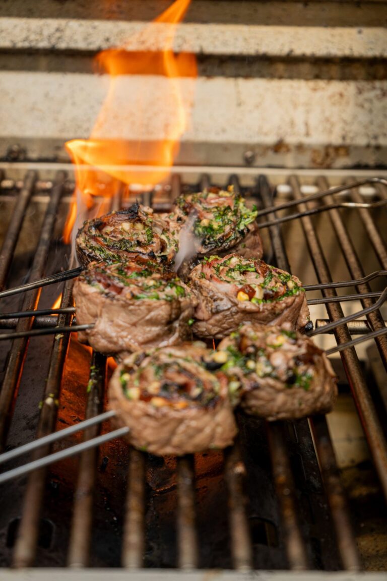 Rouladenspieße vom Grill – mit Gremolata & Aprikosen