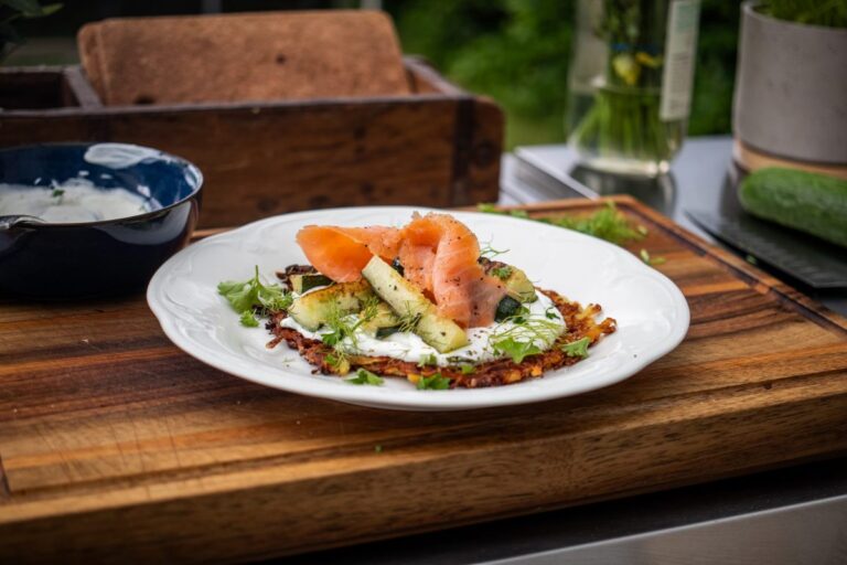 Rösti mit Lachs – Knuspriger Genuss von der Grillplancha
