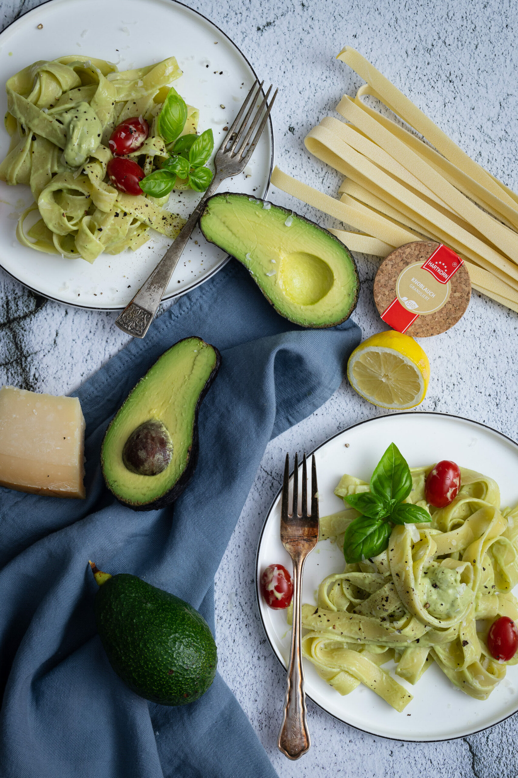 Pasta mit Avocadocreme