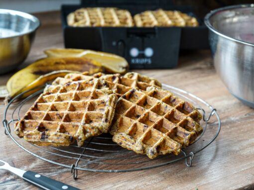 Vegane Bananen-Waffeln mit Karotten und Nüssen