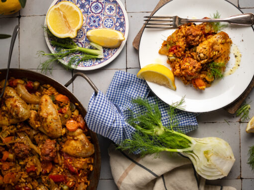 Mediterrane Paella mit Hähnchen, Salsiccia und Gemüse