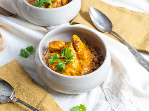 Curry-Hähnchen mit Kokosmilch & Dinkel – einfach & cremig