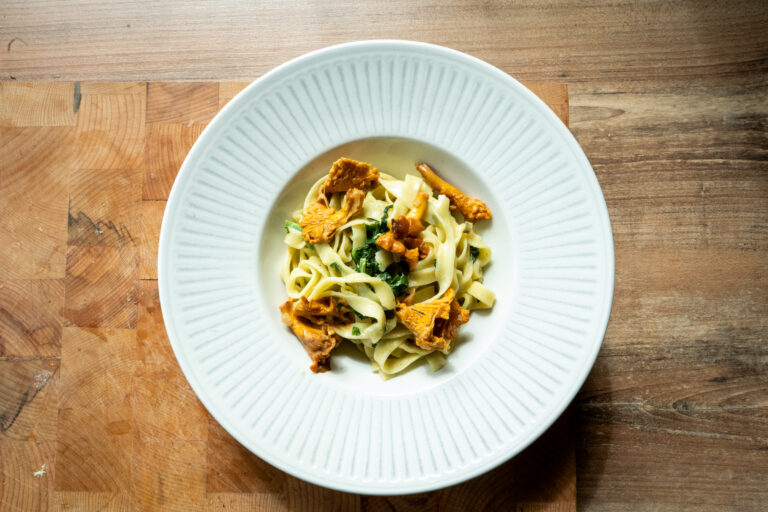 Tagliatelle mit Pfifferlingen & Spinat-Rahmsauce