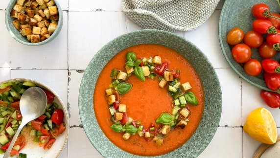 Gazpacho mit Croûtons – kalte Tomatensuppe Rezept