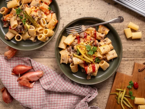 Cheeseburger Pasta – cremige Pasta mit Hack & Käse