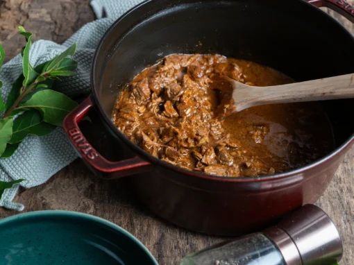 Wiener Saftgulasch – klassisch, zart & aromatisch