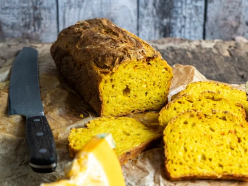 Würziges Kürbisbrot mit Dinkel – saftig und einfach