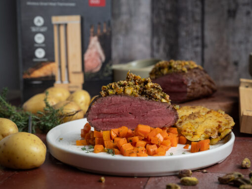 Rosa Rinderfilet mit Pistazien-Senf-Kruste