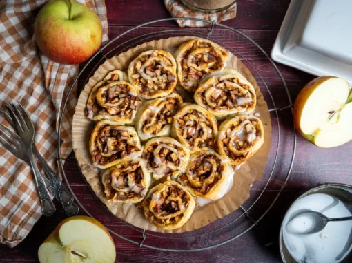 Zimt-Apfelschnecken aus der Heißluftfritteuse – schnell & einfach