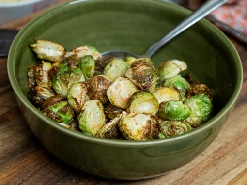 Gerösteter Rosenkohl aus der Heißluftfritteuse – knusprig mit Parmesan