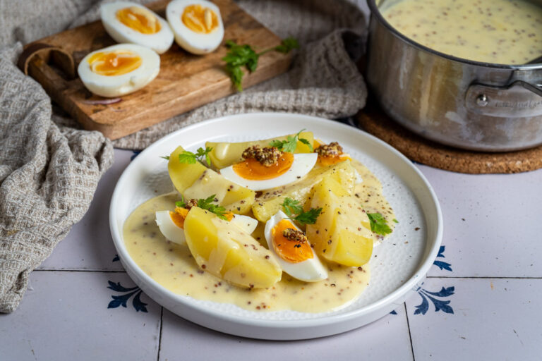 Eier in Senfsauce – klassisches Rezept mit Kartoffeln
