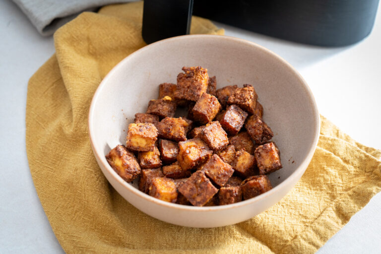 Knuspriger Tofu aus der Heißluftfritteuse – einfach, schnell & perfekt gewürzt