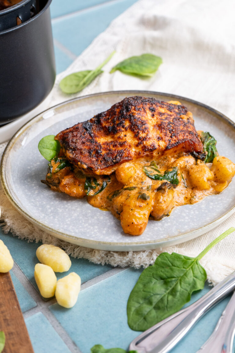 Lachs mit Gnocchi und Spinat aus der Heißluftfritteuse
