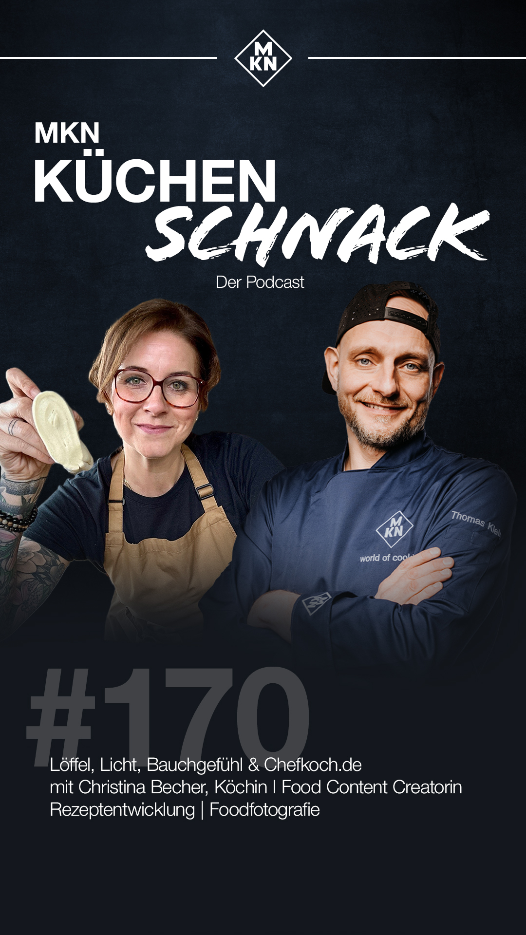 Ein Mann und eine Frau lächeln vor dunklem Hintergrund. Text: 