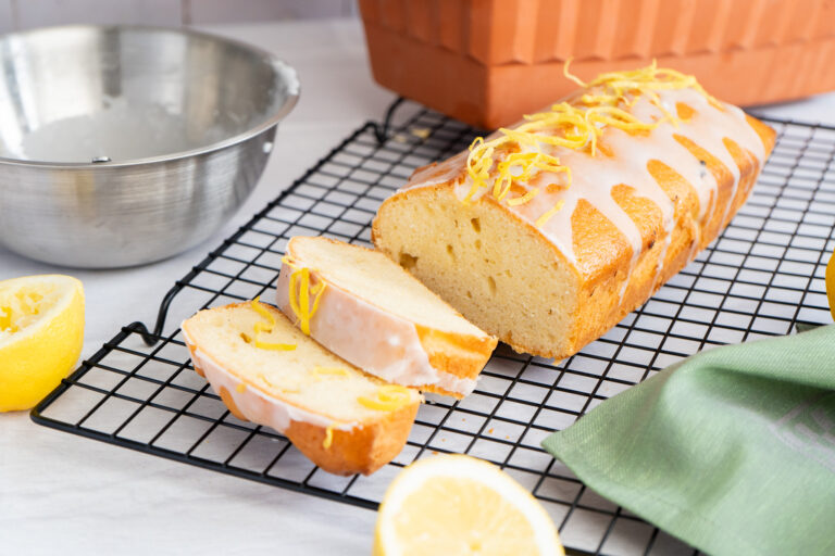Zitronenkuchen mit ganzer Zitrone – saftig & einfach
